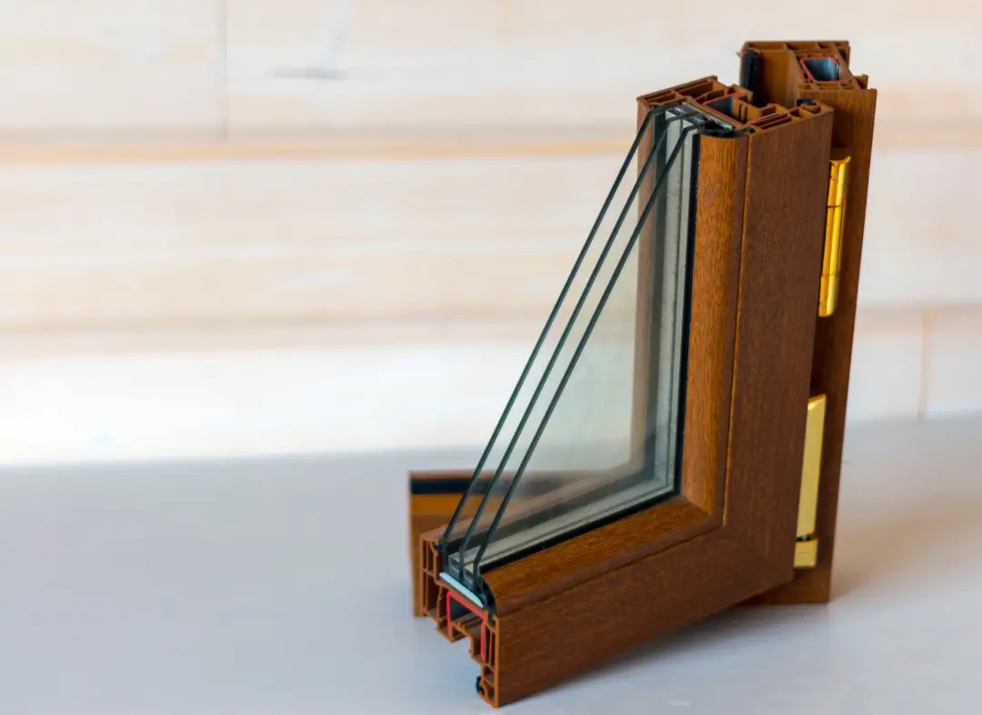 Installation de fenêtre en bois sur mesure Jacou